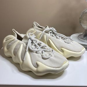Yeezy 450 ‘Cloud White’